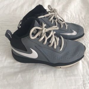 FREE w/purchase! Nike size 13